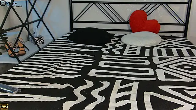 emiljanna online show from February 28, 2025, 8:09 am