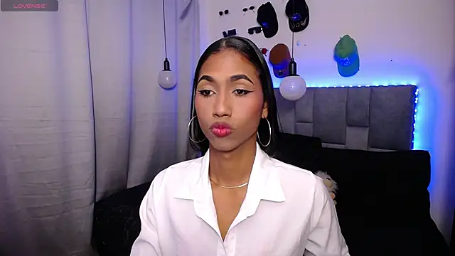 Snapshot of Alissemasiel chatting on November 28, 2025, 10:34 pm Alissemasiel online show from November 28, 2025, 10:34 pm