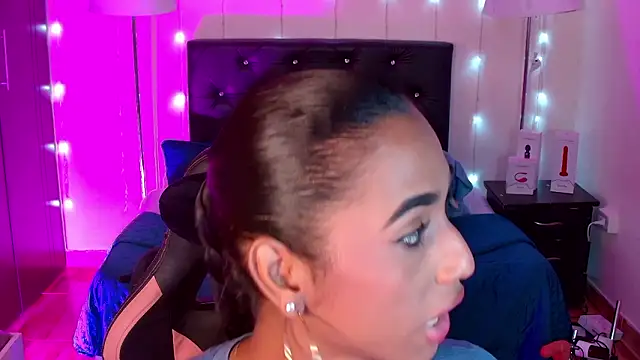 Alissemasiel online show from February 3, 2026, 4:56 pm