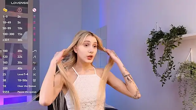 Snapshot of elliefrost chatting on February 4, 2025, 9:31 pm elliefrost online show from February 4, 2025, 9:31 pm