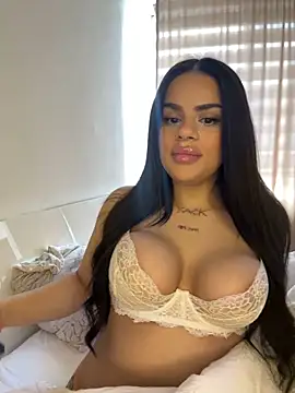 Snapshot of mrsbellanova chatting on October 8, 2025, 12:36 pm mrsbellanova online show from October 8, 2025, 12:36 pm