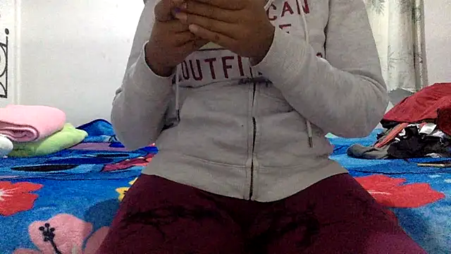 sharonlopez9611 online show from October 4, 2025, 2:42 am