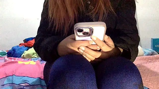 sharonlopez9611 online show from December 22, 2025, 3:25 am