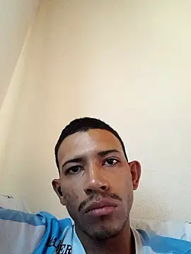 Mineirinho043 online show from March 4, 2025, 1:28 pm