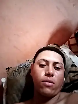 Snapshot of Eric200215 chatting on March 7, 2026, 7:00 pm Eric200215 online show from March 7, 2026, 7:00 pm