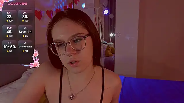 Mia Luw online show from February 25, 2026, 5:06 am