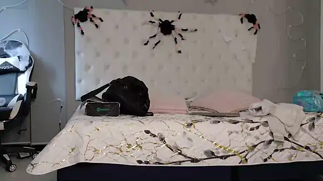 Alektra bryce online show from October 28, 2025, 7:38 pm