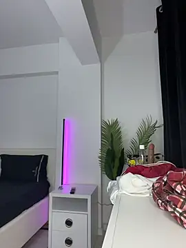 Celine Roxelle online show from February 15, 2026, 7:10 pm