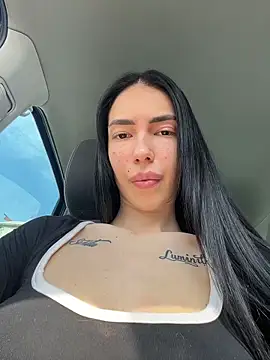 Celine Roxelle online show from March 25, 2026, 9:26 am