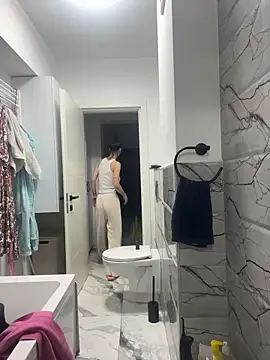 Celine Roxelle online show from May 31, 2026, 5:53 pm