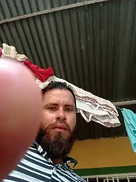 Alfredoloza online show from July 17, 2026, 9:41 pm