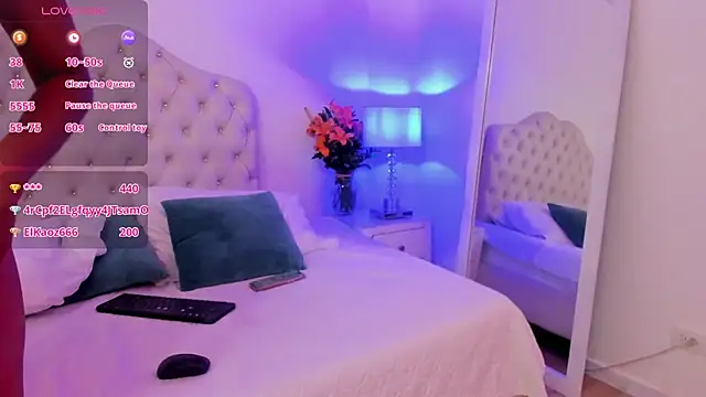 Snapshot of FelicityAdams chatting on March 13, 2025, 4:23 pm FelicityAdams online show from March 13, 2025, 4:23 pm