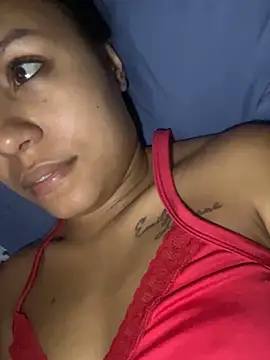 Snapshot of julieta_fn chatting on June 14, 2026, 3:41 am julieta fn online show from June 14, 2026, 3:41 am