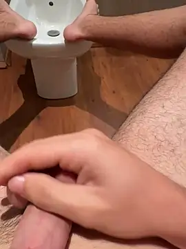 polpolo21 online show from October 28, 2025, 10:52 am