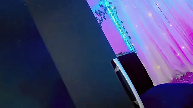 Irina milkmaid online show from March 18, 2026, 7:06 pm