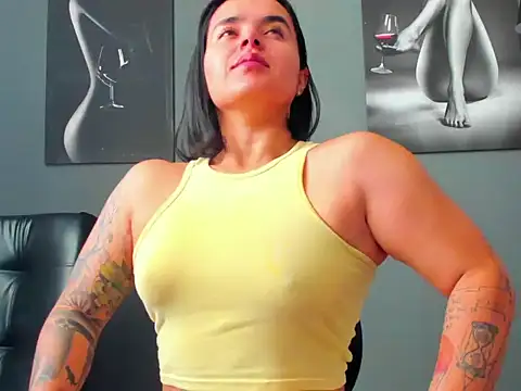 karlyjons12 online show from March 25, 2026, 1:06 pm