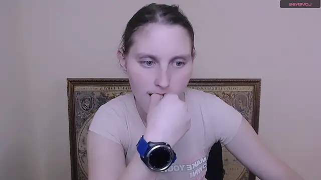 AdrianaRich  online show from March 17, 2025, 10:17 am