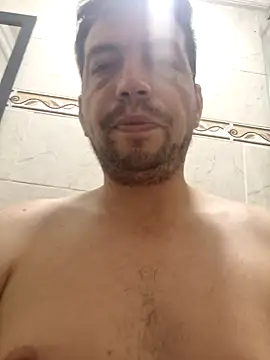 Snapshot of reyarturs13 chatting on February 5, 2025, 4:06 am reyarturs13 online show from February 5, 2025, 4:06 am