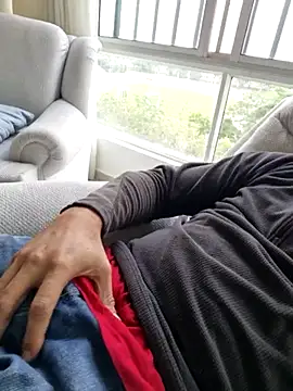 Snapshot of reyarturs13 chatting on February 17, 2025, 5:10 pm reyarturs13 online show from February 17, 2025, 5:10 pm