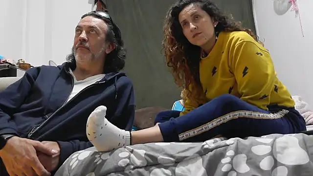 jeans and emma online show from January 14, 2026, 2:28 am