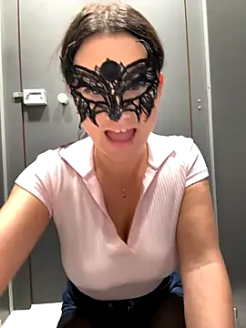 Snapshot of Loveblackzilla chatting on November 14, 2025, 1:43 pm Loveblackzilla online show from November 14, 2025, 1:43 pm