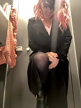 Snapshot of Loveblackzilla chatting on November 25, 2025, 1:11 pm Loveblackzilla online show from November 25, 2025, 1:11 pm