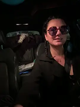 Snapshot of Loveblackzilla chatting on November 28, 2025, 5:26 pm Loveblackzilla online show from November 28, 2025, 5:26 pm