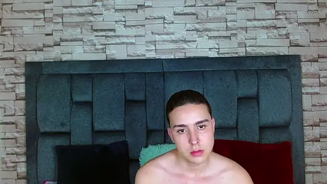 Snapshot of angel_holguin22 chatting on February 8, 2025, 7:05 pm angel holguin22 online show from February 8, 2025, 7:05 pm