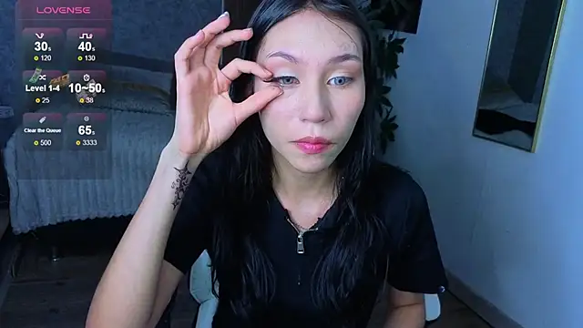 Miaa Lee7 online show from July 18, 2026, 9:40 pm