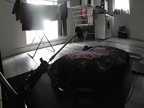 Snapshot of YourLoveBoyKevin chatting on September 16, 2025, 3:02 pm YourLoveBoyKevin online show from September 16, 2025, 3:02 pm