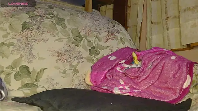 Snapshot of blondiebbc chatting on February 25, 2026, 12:15 pm blondiebbc online show from February 25, 2026, 12:15 pm