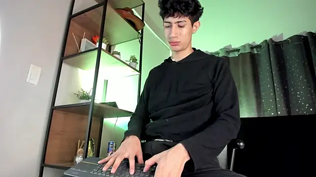 NovaaWheler online show from March 28, 2026, 12:05 pm