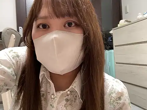 Snapshot of mitarashi_awww chatting on October 1, 2025, 12:33 pm mitarashi awww online show from October 1, 2025, 12:33 pm