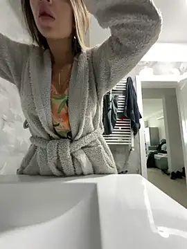 BonyBon29 online show from November 5, 2025, 6:57 am