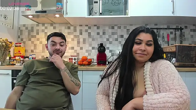 Snapshot of latinacouple chatting on February 11, 2025, 7:23 am latinacouple online show from February 11, 2025, 7:23 am