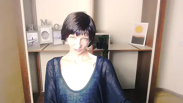  AngeliaFlow  online show from September 10, 2025, 5:51 am