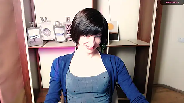 Snapshot of _AngeliaFlow_ chatting on October 28, 2025, 7:23 am AngeliaFlow online show from October 28, 2025, 7:23 am