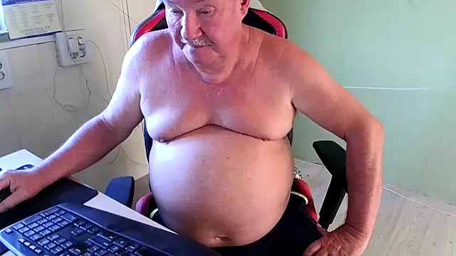 Snapshot of barenfan chatting on February 16, 2025, 5:48 pm barenfan online show from February 16, 2025, 5:48 pm