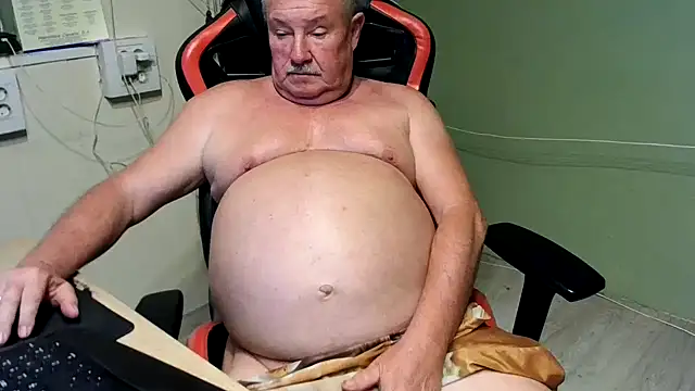 Snapshot of barenfan chatting on February 20, 2025, 12:30 am barenfan online show from February 20, 2025, 12:30 am