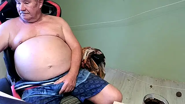 Snapshot of barenfan chatting on March 22, 2025, 6:14 pm barenfan online show from March 22, 2025, 6:14 pm