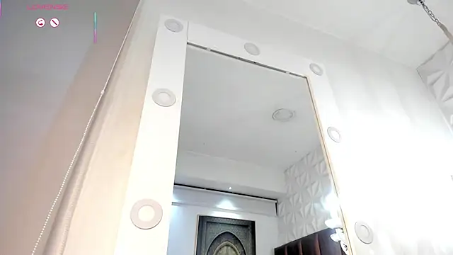 Snapshot of lolyyuno chatting on October 6, 2025, 2:42 am lolyyuno online show from October 6, 2025, 2:42 am