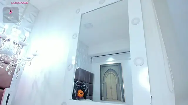 Snapshot of lolyyuno chatting on October 8, 2025, 2:31 am lolyyuno online show from October 8, 2025, 2:31 am