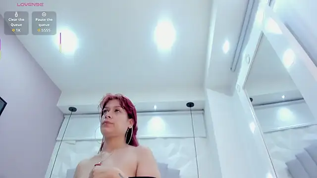 Snapshot of lolyyuno chatting on November 3, 2025, 10:42 pm lolyyuno online show from November 3, 2025, 10:42 pm