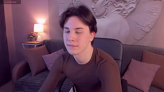 AdrianoAubert online show from March 9, 2025, 10:30 am