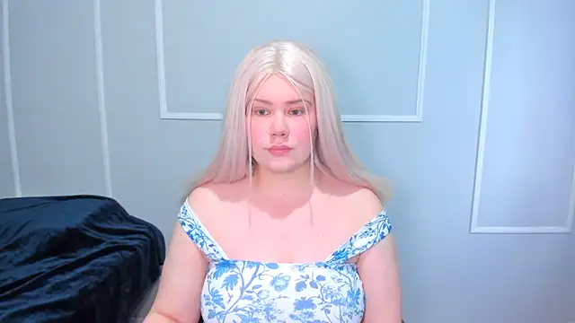  leana  online show from December 4, 2025, 7:55 pm