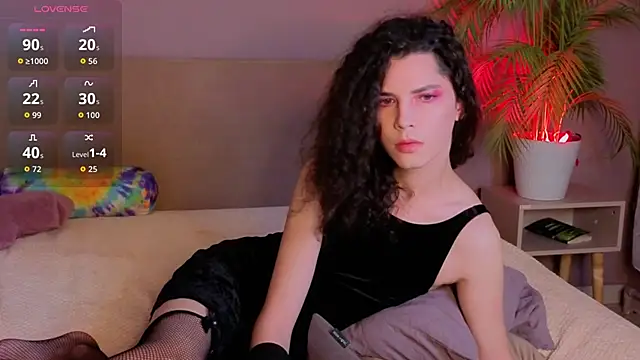 Snapshot of DamienLake chatting on November 9, 2025, 8:18 pm DamienLake online show from November 9, 2025, 8:18 pm