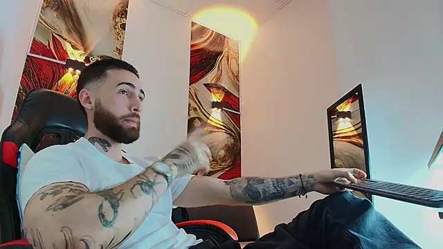 Snapshot of Luke_davis01 chatting on November 11, 2025, 1:11 pm Luke davis01 online show from November 11, 2025, 1:11 pm