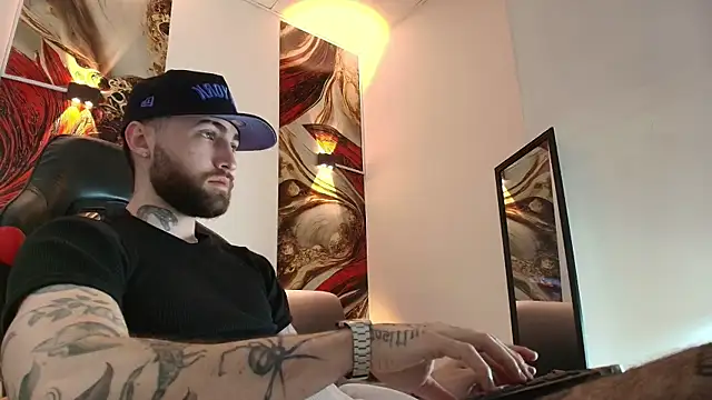 Luke davis01 online show from December 19, 2025, 12:56 pm