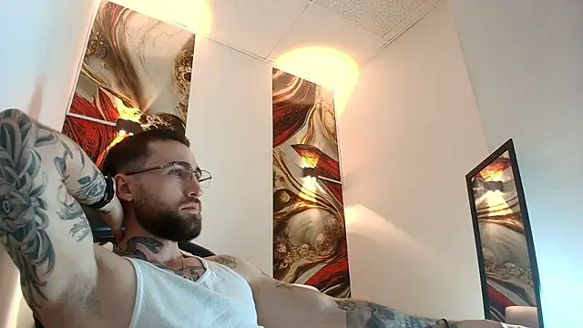 Luke davis01 online show from March 25, 2026, 1:06 pm