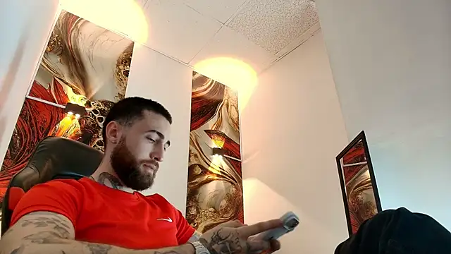 Luke davis01 online show from April 29, 2026, 1:04 pm